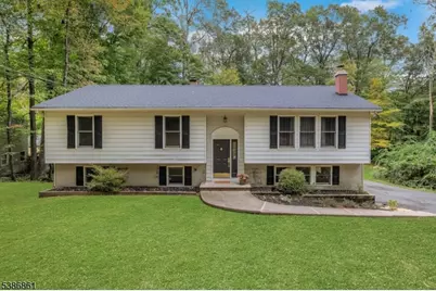 16 Wenatchee Rd, Vernon, NJ 07422 - Photo 1