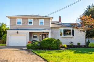 124 Thanksgiving Ln, Clifton, NJ 07013 - Photo 1