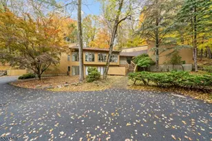 77 Old Cow Pasture Ln, Kinnelon, NJ 07405 - Photo 1