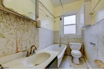 570 Jackson Ave, Elizabeth, NJ 07201 - Photo 23