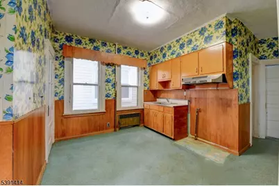 570 Jackson Ave, Elizabeth, NJ 07201 - Photo 9