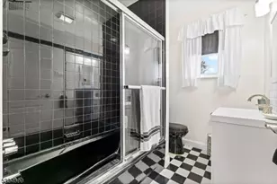 4 Sager Pl, Irvington, NJ 07111 - Photo 25