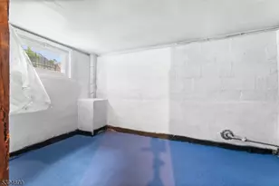 4 Sager Pl, Irvington, NJ 07111 - Photo 31