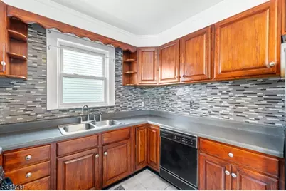 4 Sager Pl, Irvington, NJ 07111 - Photo 17