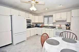 361 Richard Way, North Plainfield, NJ 07062 - Photo 11