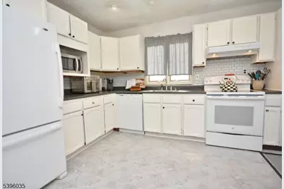 361 Richard Way, North Plainfield, NJ 07062 - Photo 15