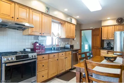 114 Wyoming Ave, Union Township, NJ 07083 - Photo 7