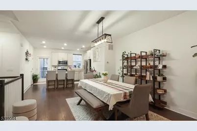 305 Saratoga Ct, Branchburg Township, NJ 08876 - Photo 9