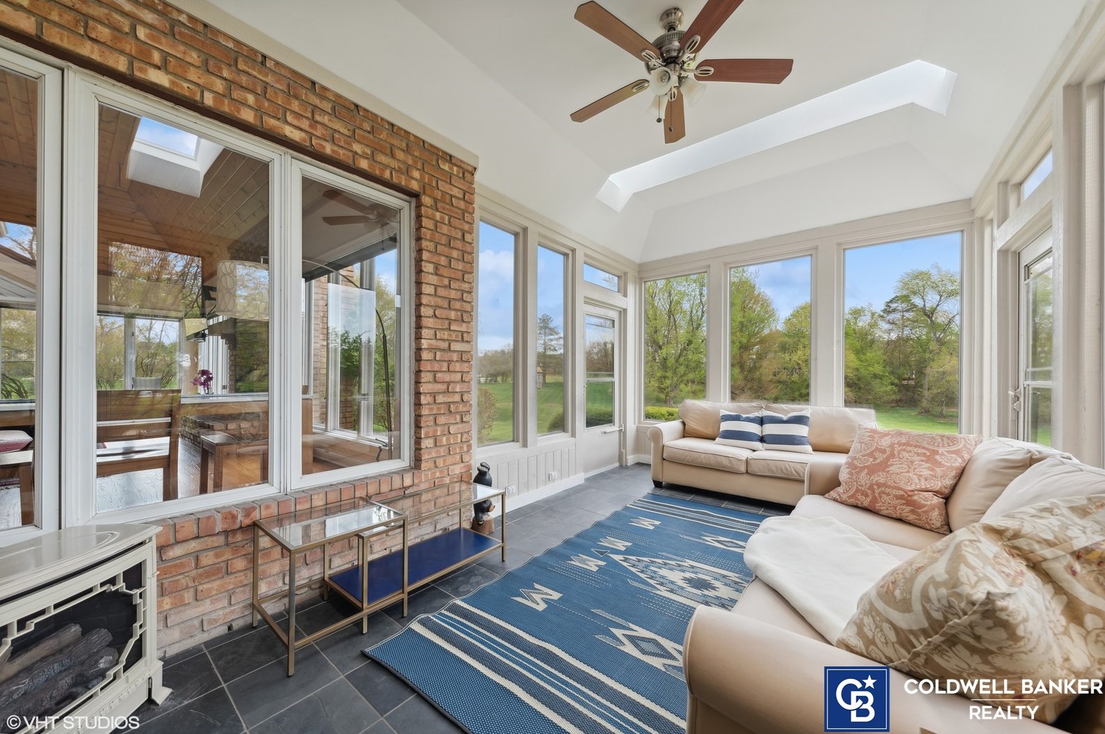 40 Ridge Rd, Hoffman Estates IL  60010-2604 exterior