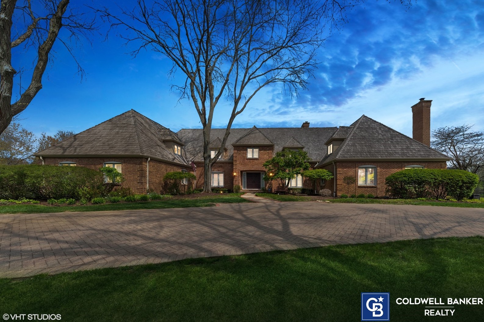 40 Ridge Rd, Hoffman Estates IL  60010-2604 exterior