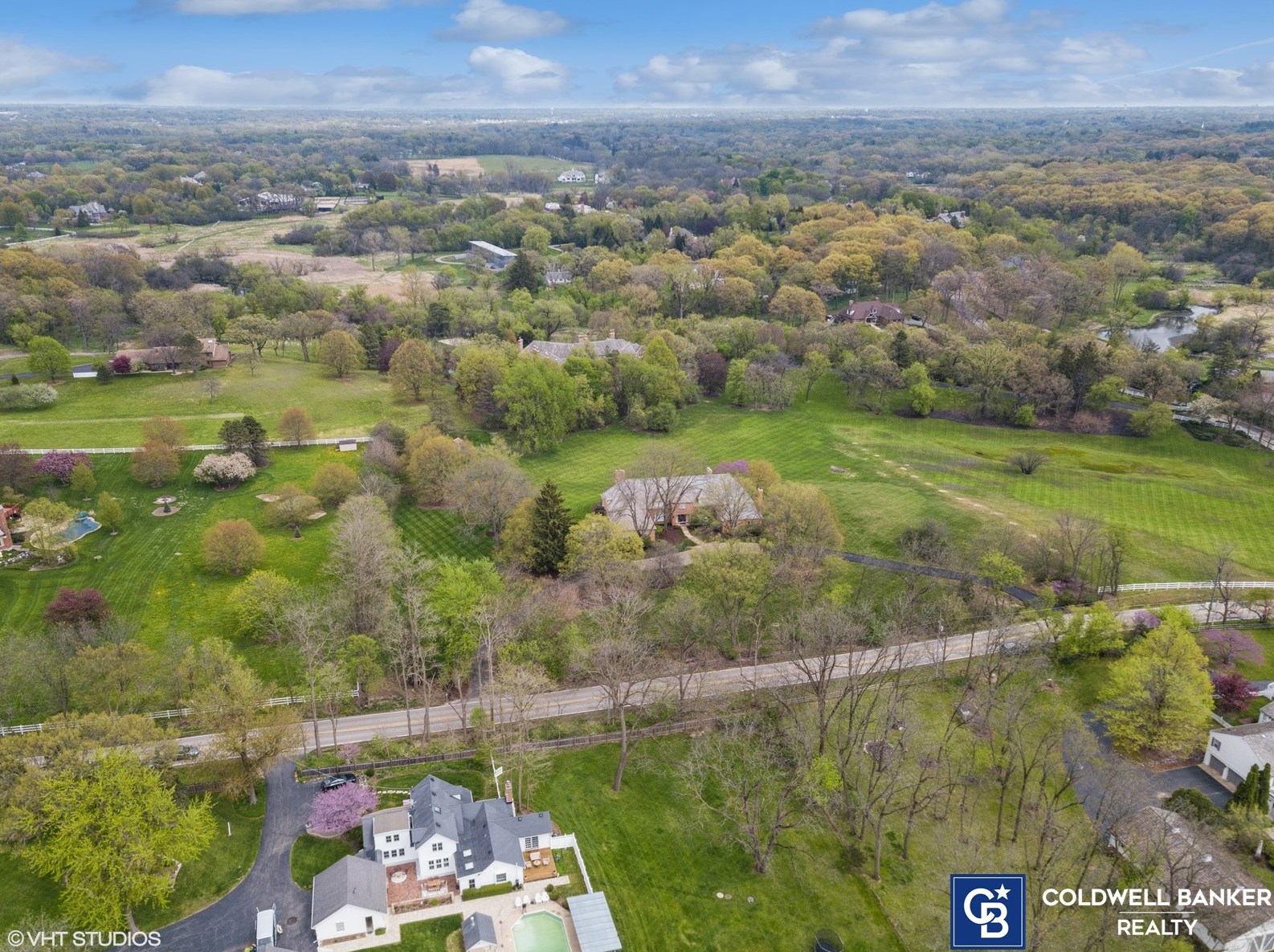 40 Ridge Rd, Hoffman Estates IL  60010-2604 exterior