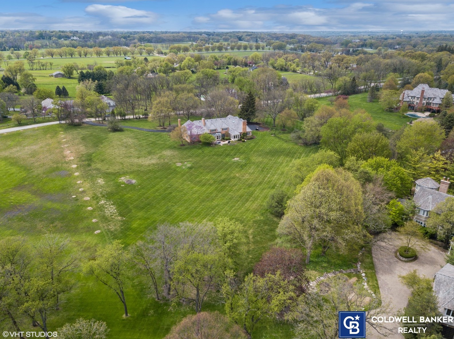 40 Ridge Rd, Hoffman Estates IL  60010-2604 exterior