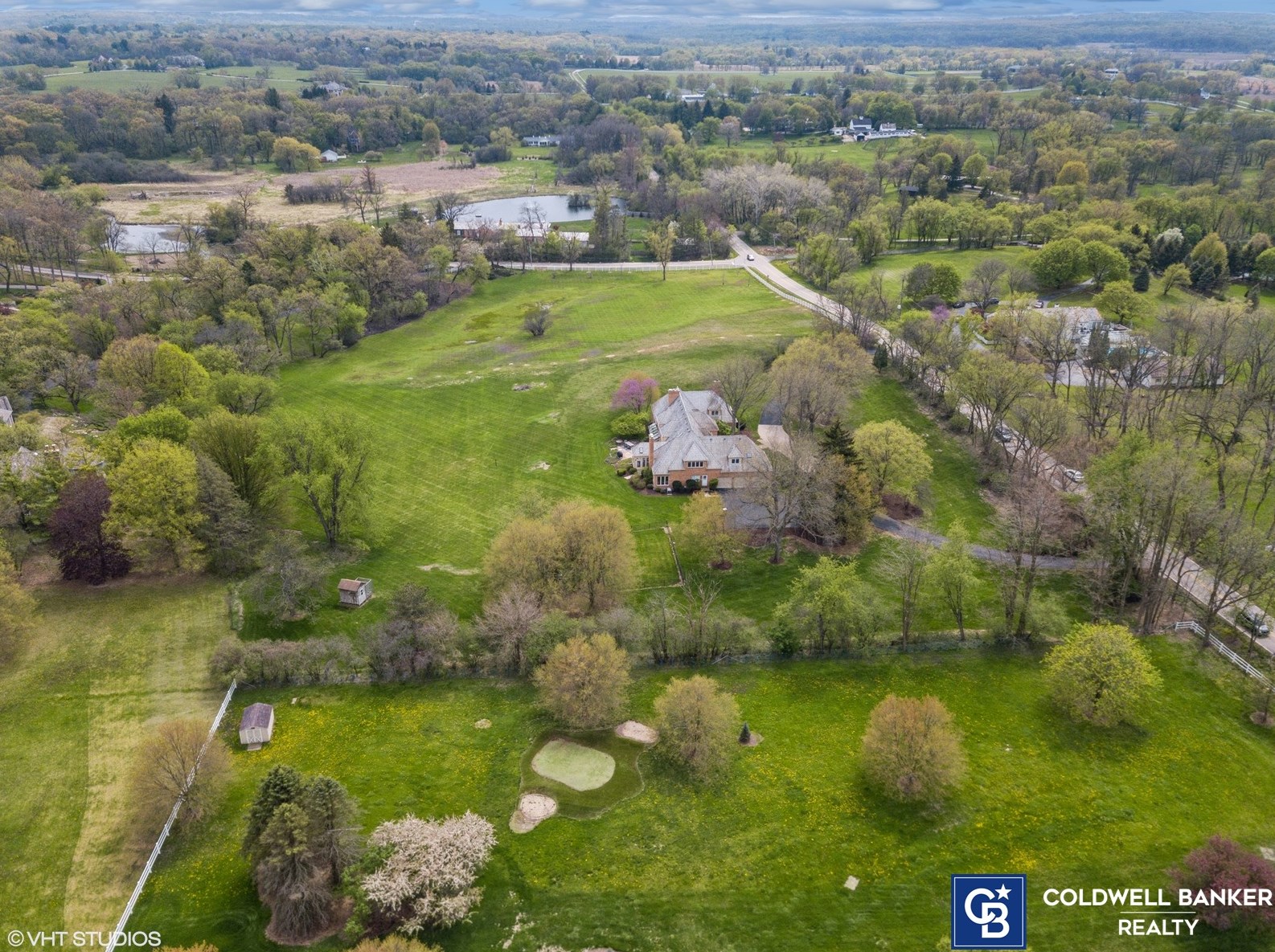 40 Ridge Rd, Hoffman Estates IL  60010-2604 exterior