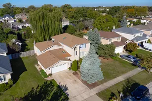 8540 Mayfield Ave, Burbank, IL 60459 - Photo 3