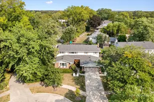 1285 Warwick Ct, Deerfield, IL 60015 - Photo 7