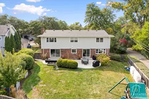 1285 Warwick Ct, Deerfield, IL 60015 - Photo 15