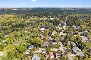 1285 Warwick Ct, Deerfield, IL 60015 - Photo 9