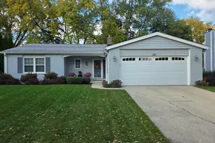 321 Cottonwood Ln, Naperville, IL 60540 - Photo 1