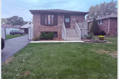 8422 S 83rd Avenue, Hickory Hills, IL 60457 - Photo 1