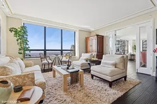 180 E Pearson St, Chicago, IL 60611 - Photo 17