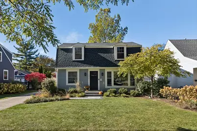 746 N Pine Avenue, Arlington Heights, IL 60004 - Photo 1