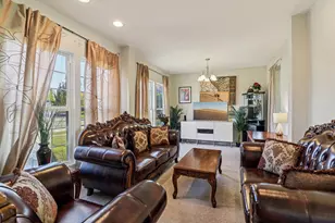 8 Forsythia Ct, Bolingbrook, IL 60490 - Photo 7