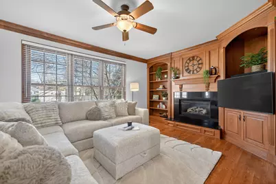 122 N 11th Avenue, Saint Charles, IL 60174 - Photo 7