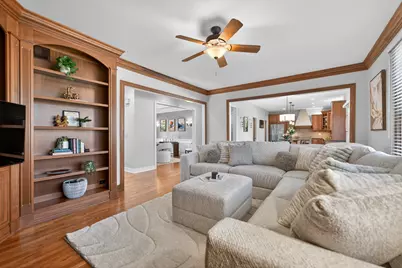 122 N 11th Avenue, Saint Charles, IL 60174 - Photo 9