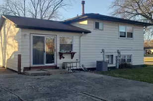 17301 Apple Tree Dr, Hazel Crest, IL 60429 - Photo 11