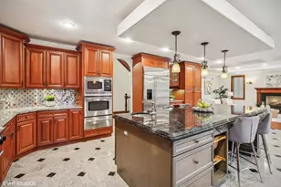 3832 W Chase Ave, Lincolnwood, IL 60712 - Photo 5