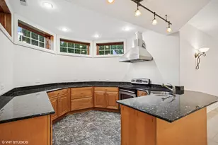 3832 W Chase Ave, Lincolnwood, IL 60712 - Photo 31