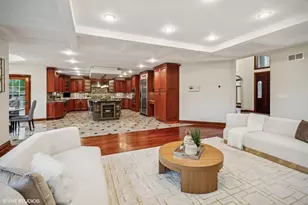 3832 W Chase Ave, Lincolnwood, IL 60712 - Photo 17