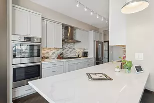 233 E 13th St, Chicago, IL 60605 - Photo 9