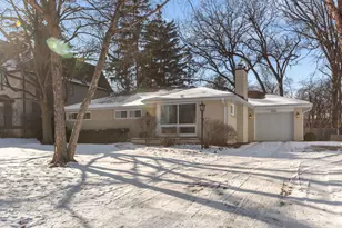 1036 Warrington Rd, Deerfield, IL 60015 - Photo 3