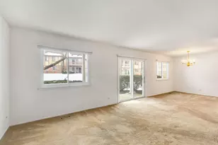 206 Blossom Ct, Buffalo Grove, IL 60089 - Photo 3