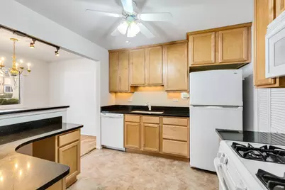 206 Blossom Court, Buffalo Grove, IL 60089 - Photo 7