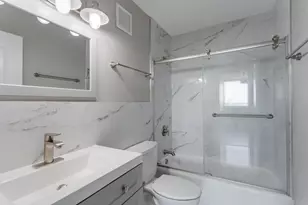 [Address not provided], Oak Brook, IL 60523 - Photo 7