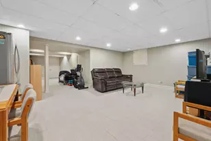 719 Midwest Club Pkwy, Oak Brook, IL 60523 - Photo 27