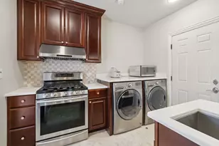 719 Midwest Club Pkwy, Oak Brook, IL 60523 - Photo 17