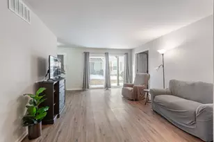 1358 Longacre Ln, Wheeling, IL 60090 - Photo 3