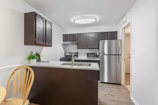 1358 Longacre Ln, Wheeling, IL 60090 - Photo 7