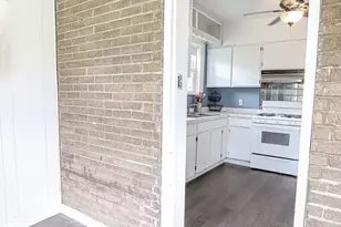 427 S Cornell Ave, Villa Park, IL 60181 - Photo 13