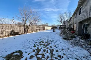 4 Lexington Ct, Streamwood, IL 60107 - Photo 3