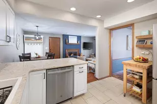 2062 Creekside Dr, Wheaton, IL 60189 - Photo 21