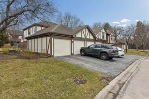1223 Sandhurst Ct, Schaumburg, IL 60193 - Photo 23