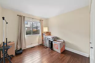 1223 Sandhurst Ct, Schaumburg, IL 60193 - Photo 17