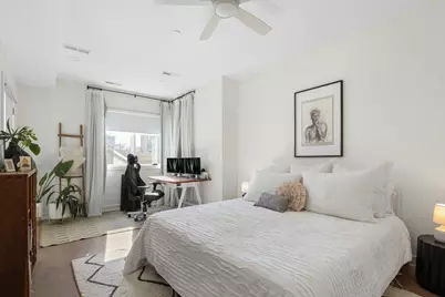 2037 W McLean Avenue, Chicago, IL 60647 - Photo 15