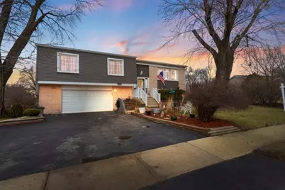 2208 Hiawatha Parkway, Woodridge, IL 60517 - Photo 1