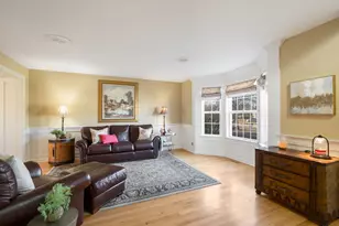 1310 Mayfair Ln, Grayslake, IL 60030 - Photo 3