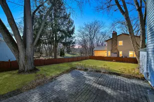 1120 E Hawthorne Blvd, Wheaton, IL 60187 - Photo 9